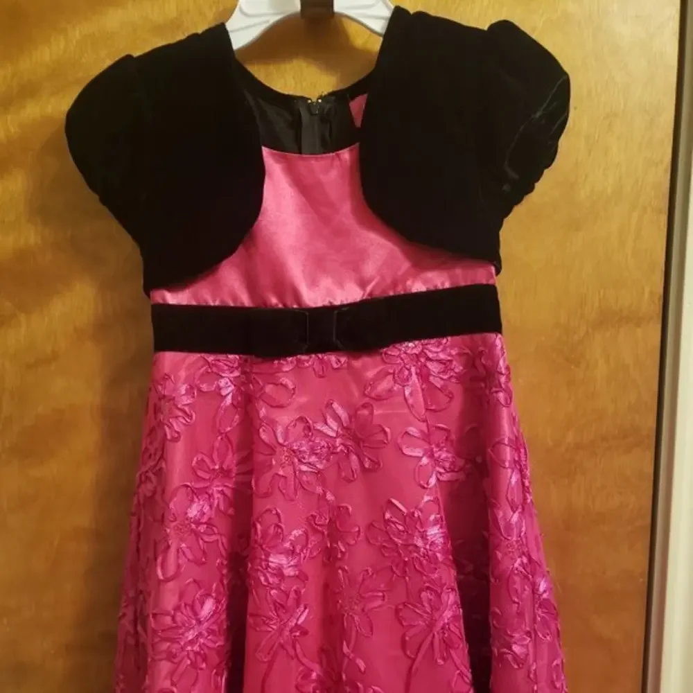 Hot Pink Toile Dress‎ with Black Velvet Attached Capelet Girls Size 6X